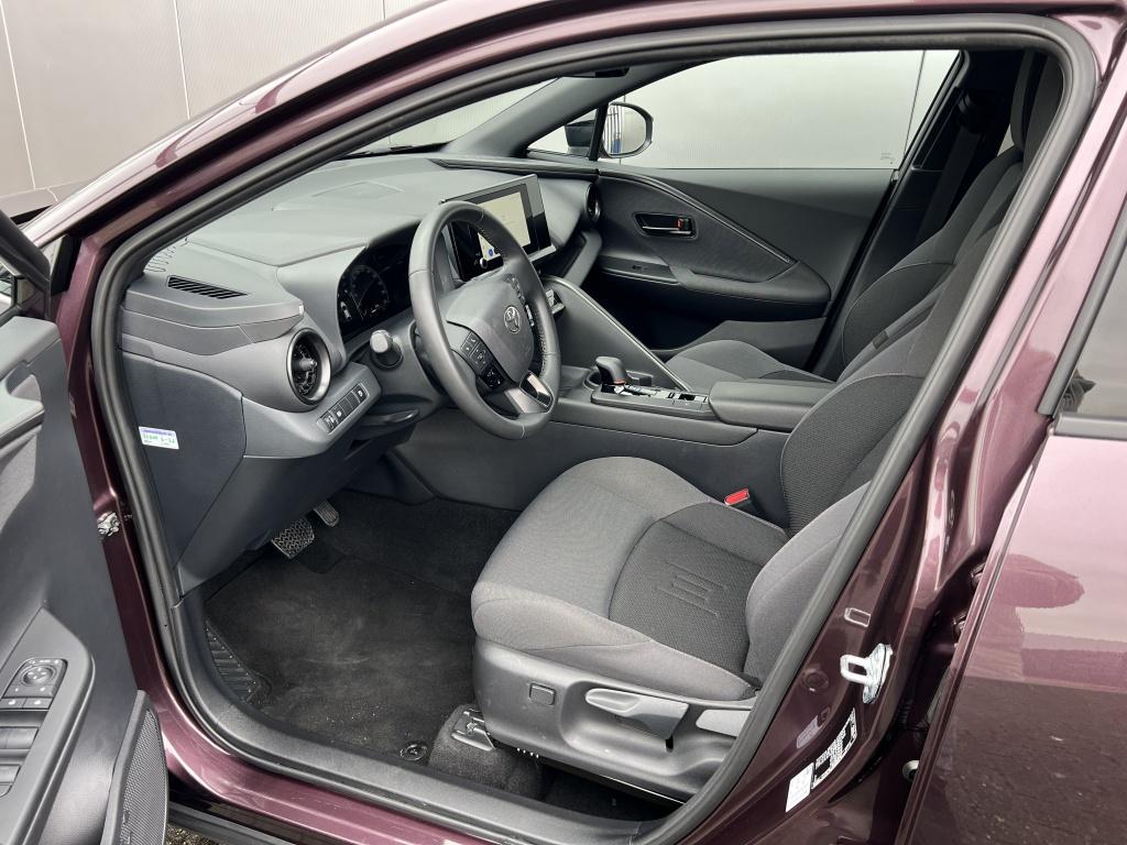 Toyota C-hr 1.8 hybrid 140 dyn