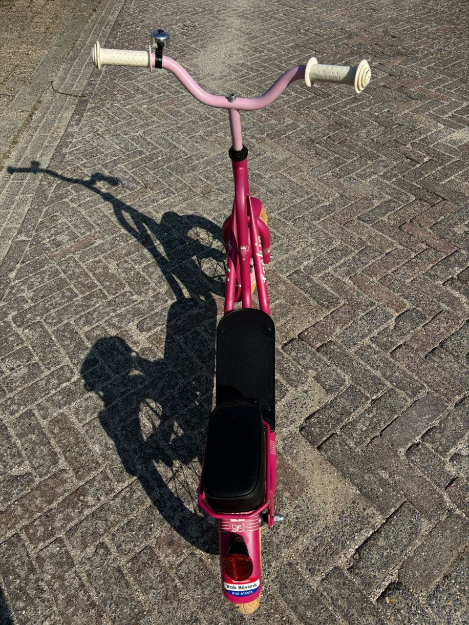 Leuke roze Loekie step met zadel