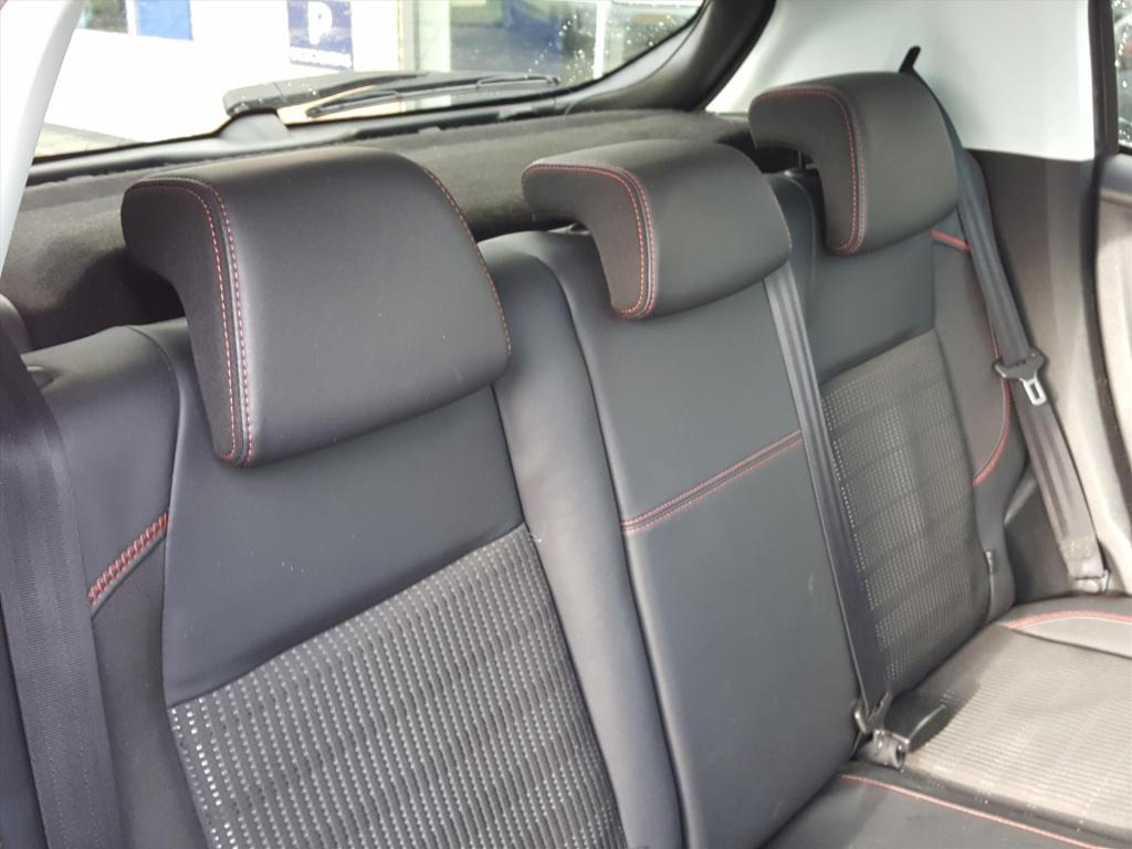 Peugeot 208 gt-line 1.2-110pk 5d vol-automaat(eat6) navigatie | trekhaak | 