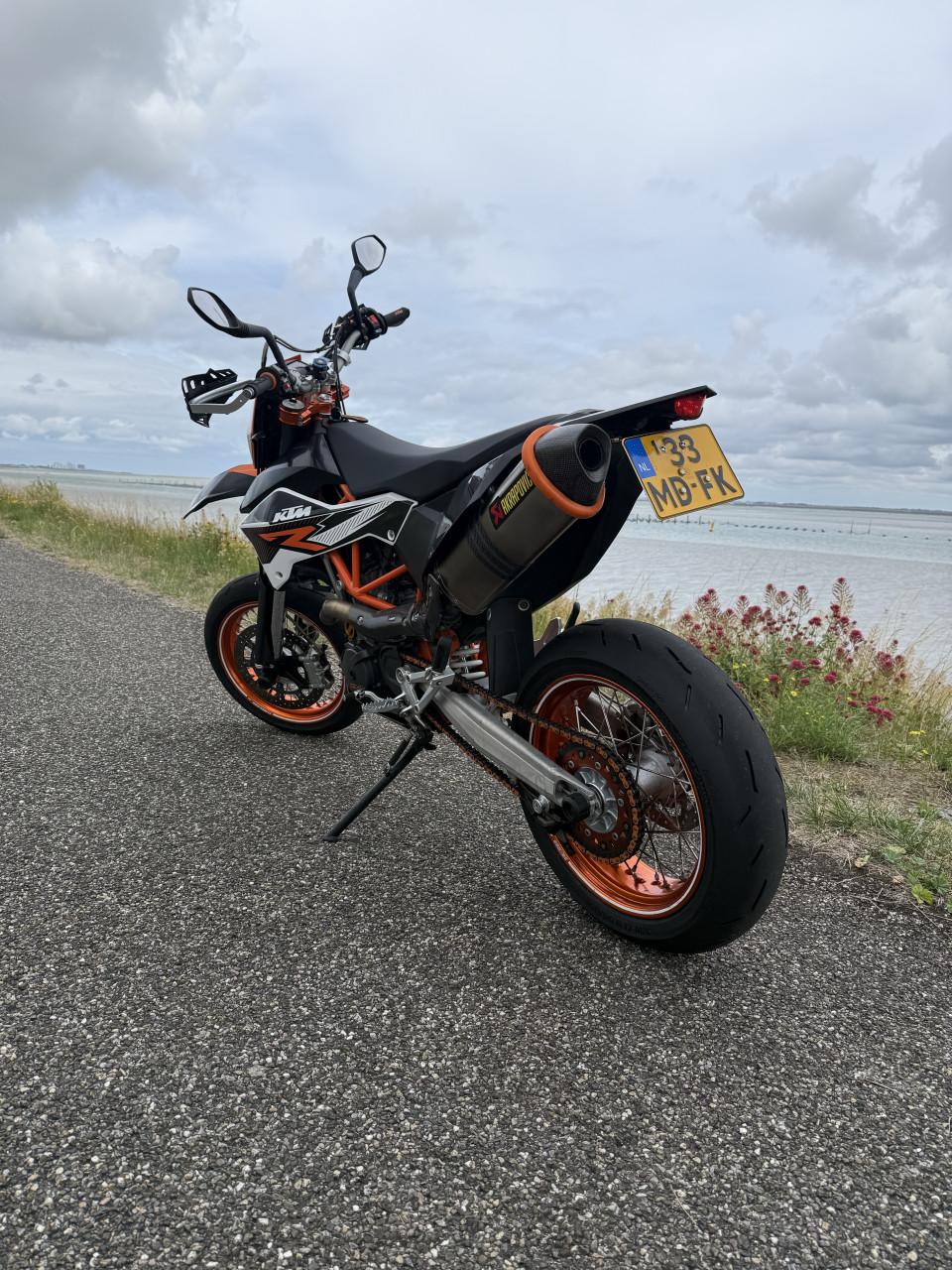 KTM 690 SMC R | 2013 | 23.587 km | Akrapovič | Zeer nette staat
