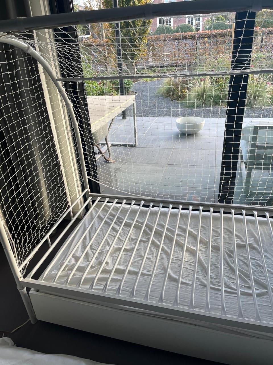 Voetbaldoel bed