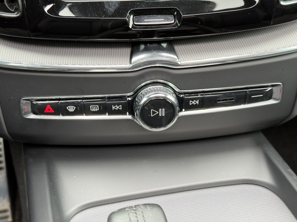 Volvo XC60 t8 390pk recharge r-design| panodak| adap.cruise| 360camera| led