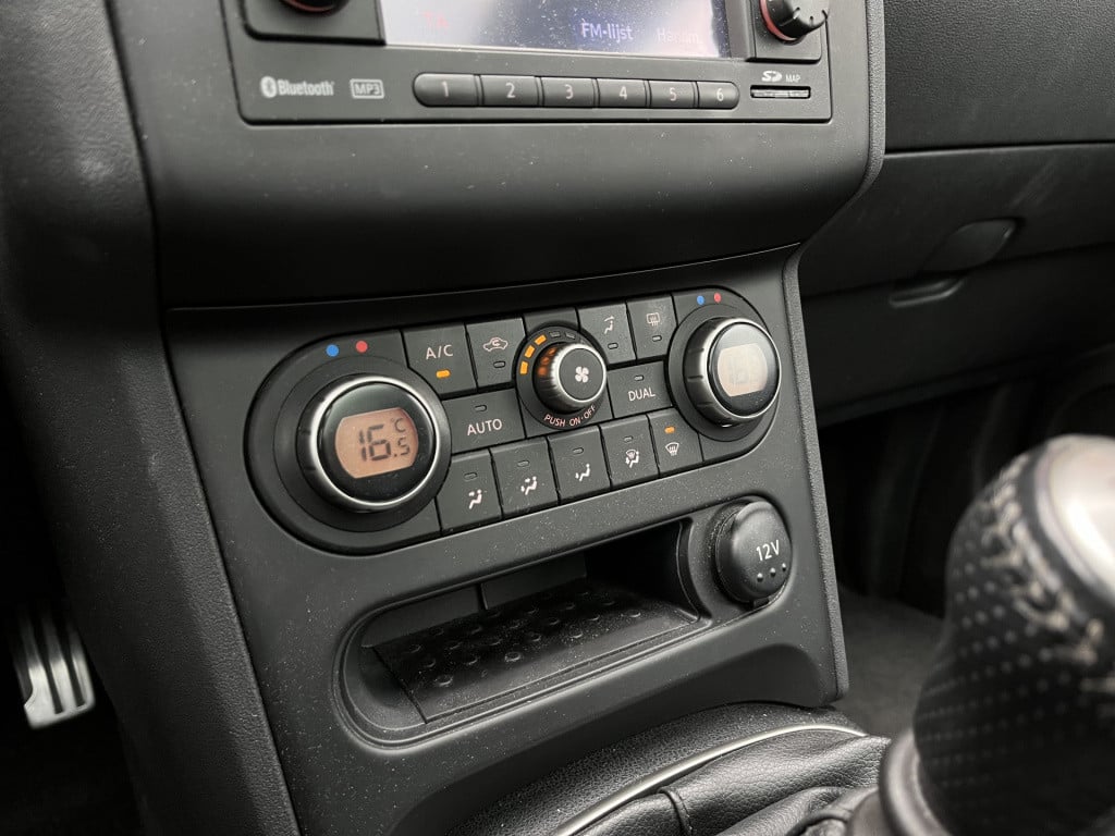 Nissan Qashqai 2.0 connect edition | camera | cruise | navi | trekhaak