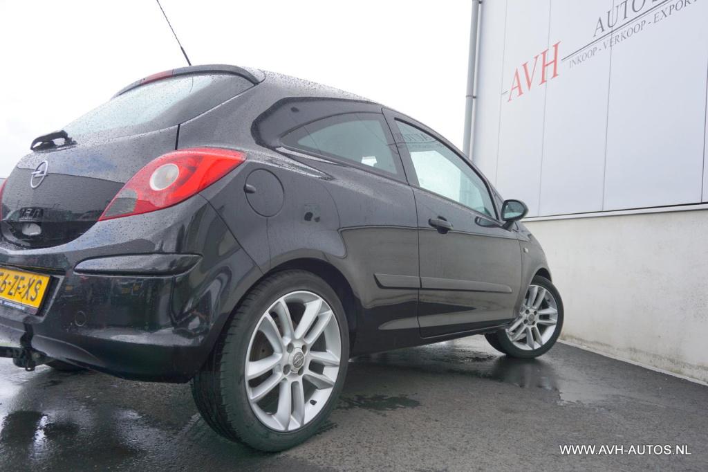 Opel Corsa 1.4-16v enjoy