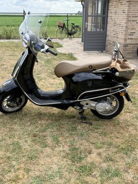 VESPA Primavera 50