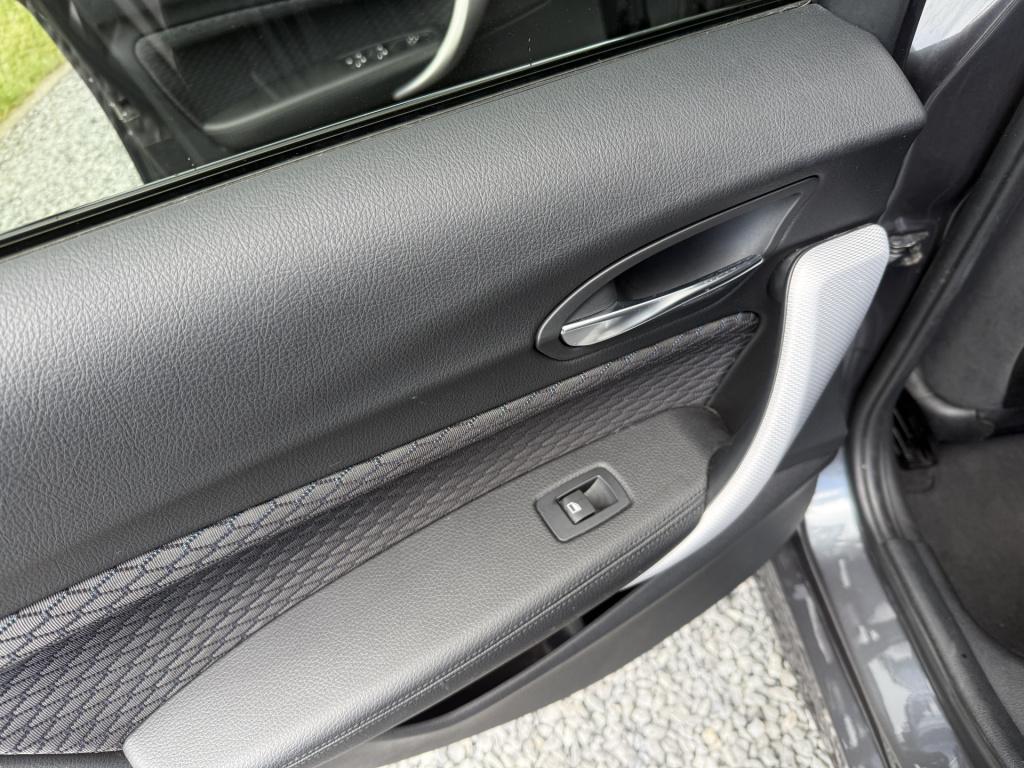 BMW 1 Serie 118i high executive m-sportpakket 5-drs