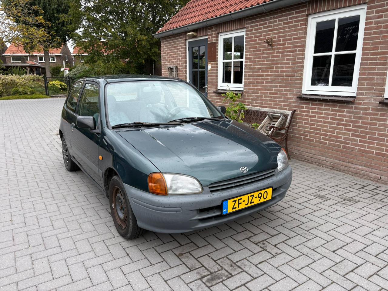 Toyota Starlet 1999