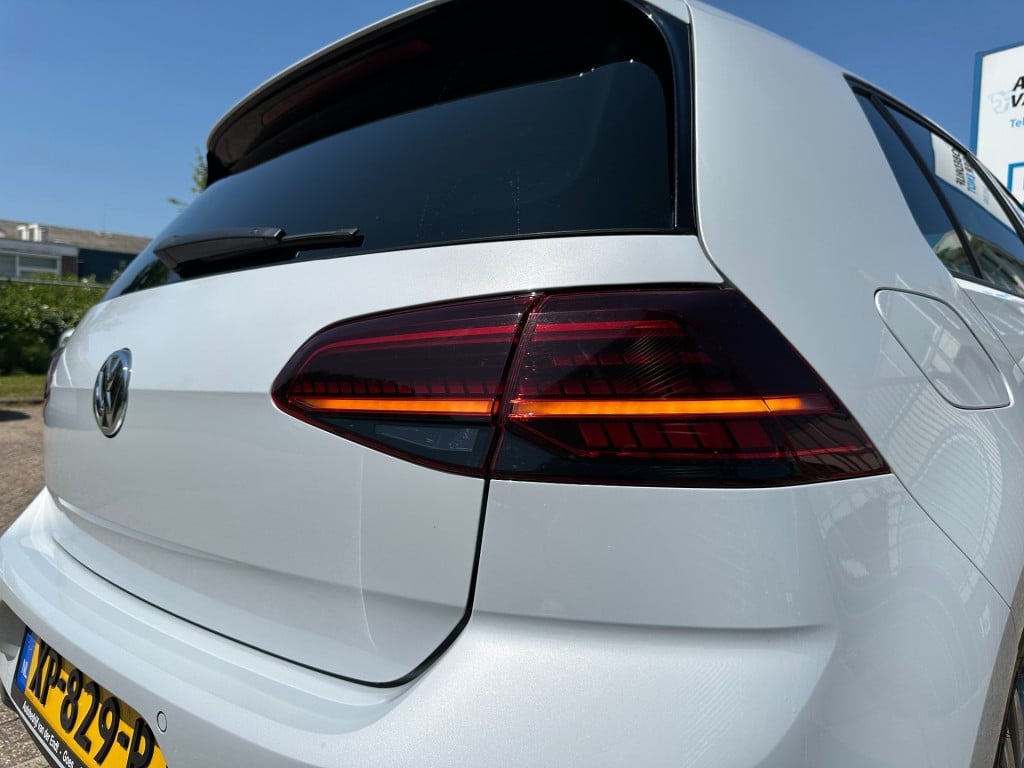 Volkswagen Golf 1.5 tsi highline business r dsg 18'' velgen led pdc