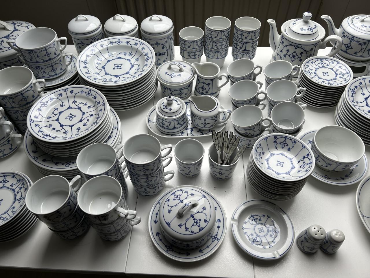 Blau-Saks Jäger servies. Porselein