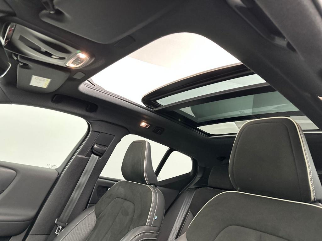 Volvo XC40 t5 262pk recharge r-design| pano| adap.cruise| 360camera