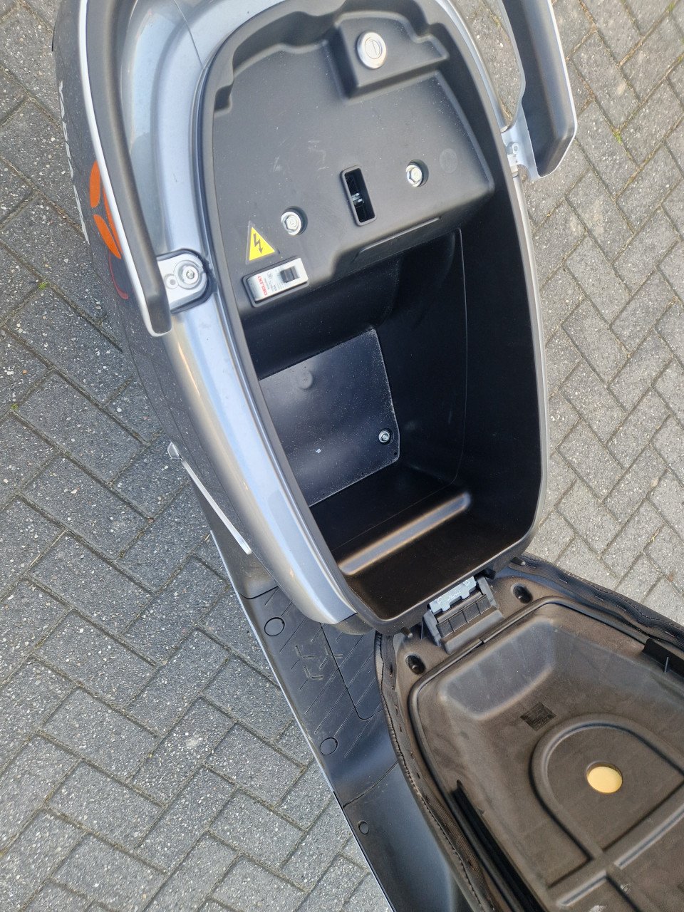 Elek. Scooter 25 km/u uitv, max. 34 km/u. 260 km opteller met garantie