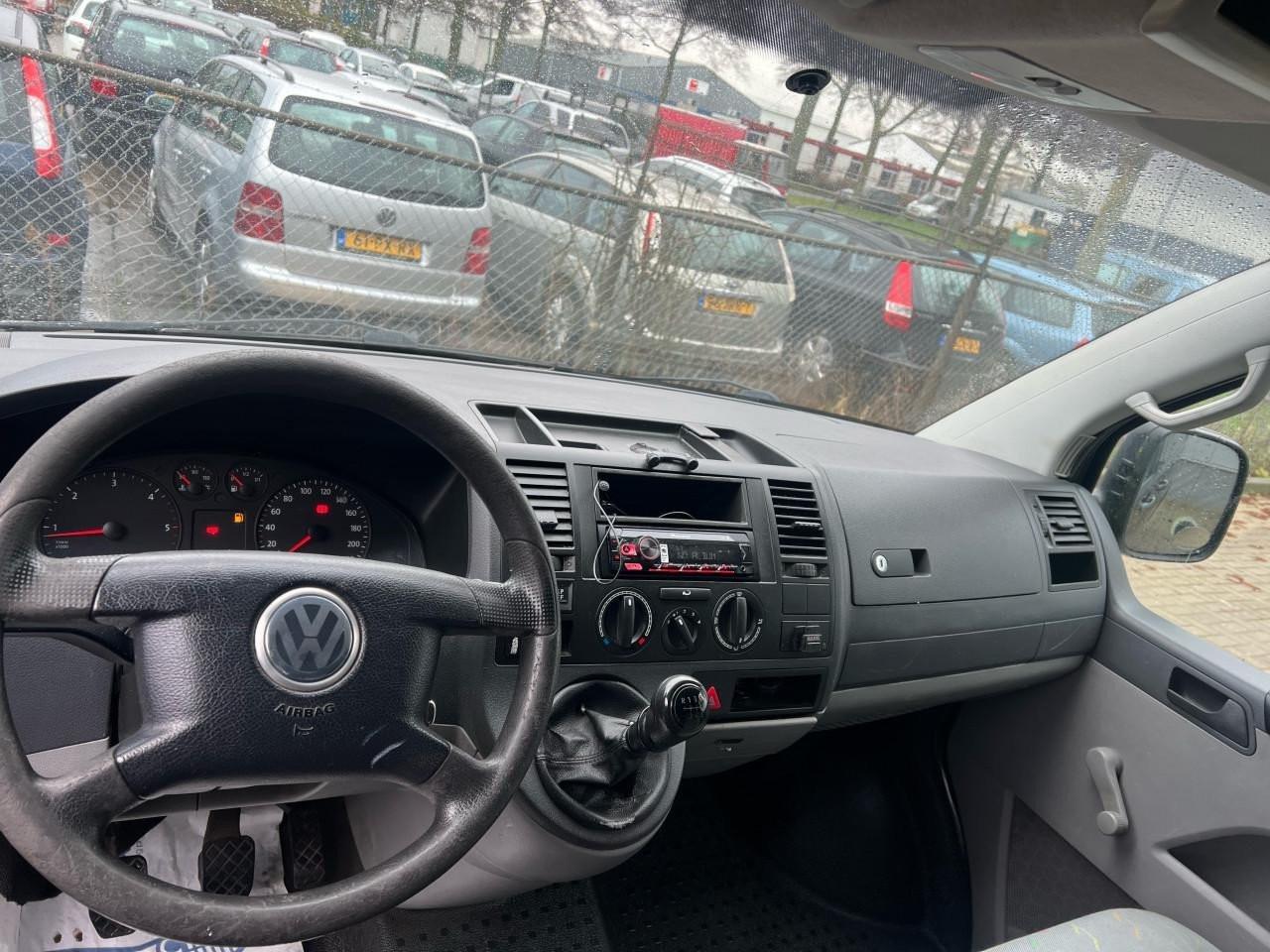 Volkswagen Transporter 2.5TDI 3zits Jaar apk