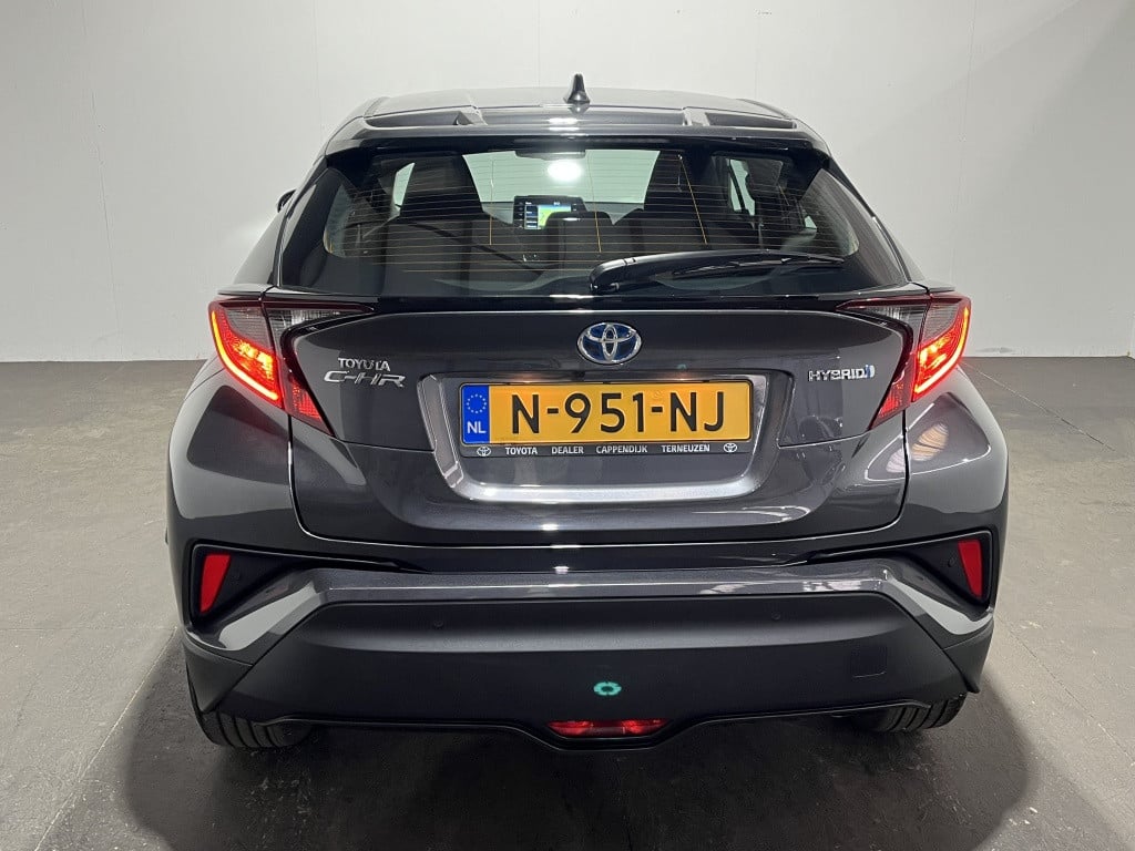 Toyota C-hr 1.8 hybrid dynamic | navi | pdc | camera |