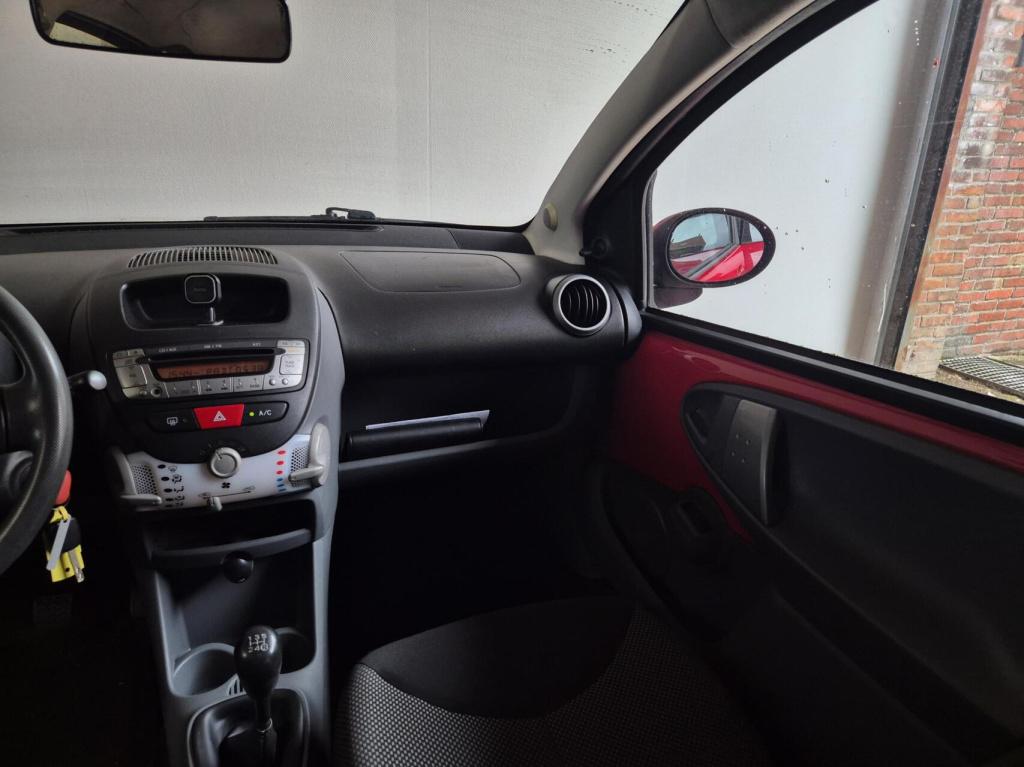 Toyota Aygo 1.0 / 5-deurs / airco / origineel nl