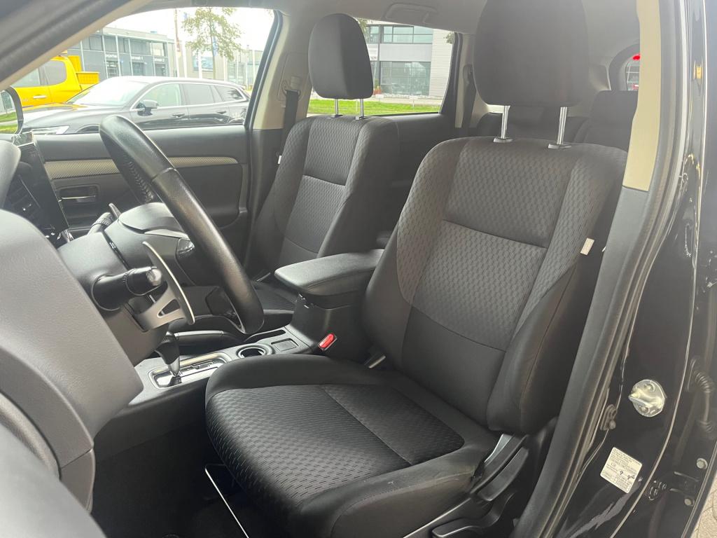 Mitsubishi Outlander 2.0 intense automaat|trekhaak|rijklaar