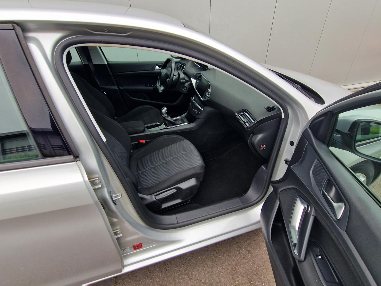 Peugeot 308 SW 1.2 PureTech Blue Lease