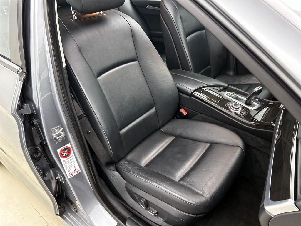 BMW 5 Serie 523i high executive | schuif/kanteldak |