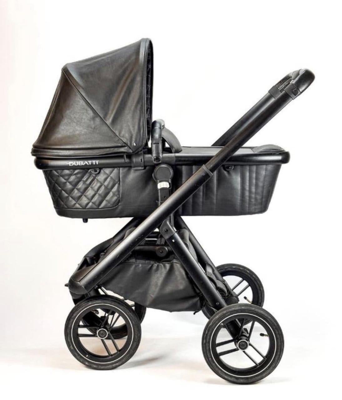 Super nette leren Dubai kinderwagen met alle accessoires!