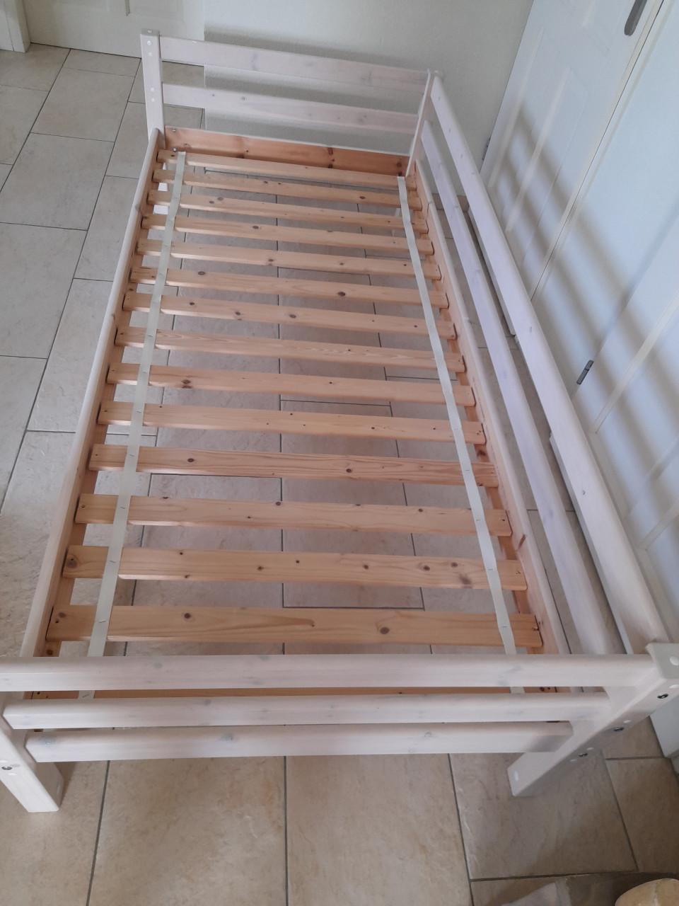 1 Persoons bed (in goede staat ) 90 x 200