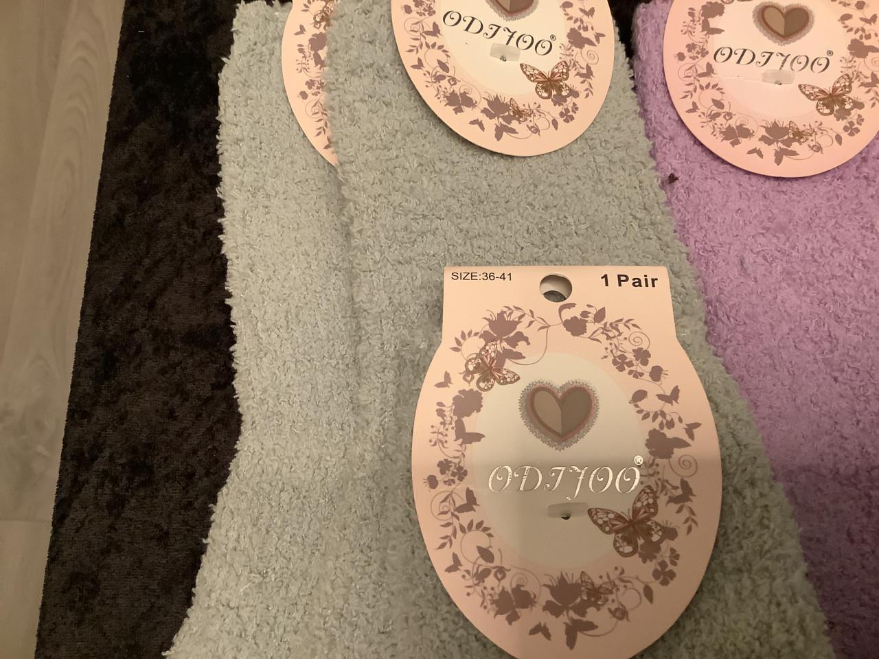 Partij leuke huissokken. ( partij 225)