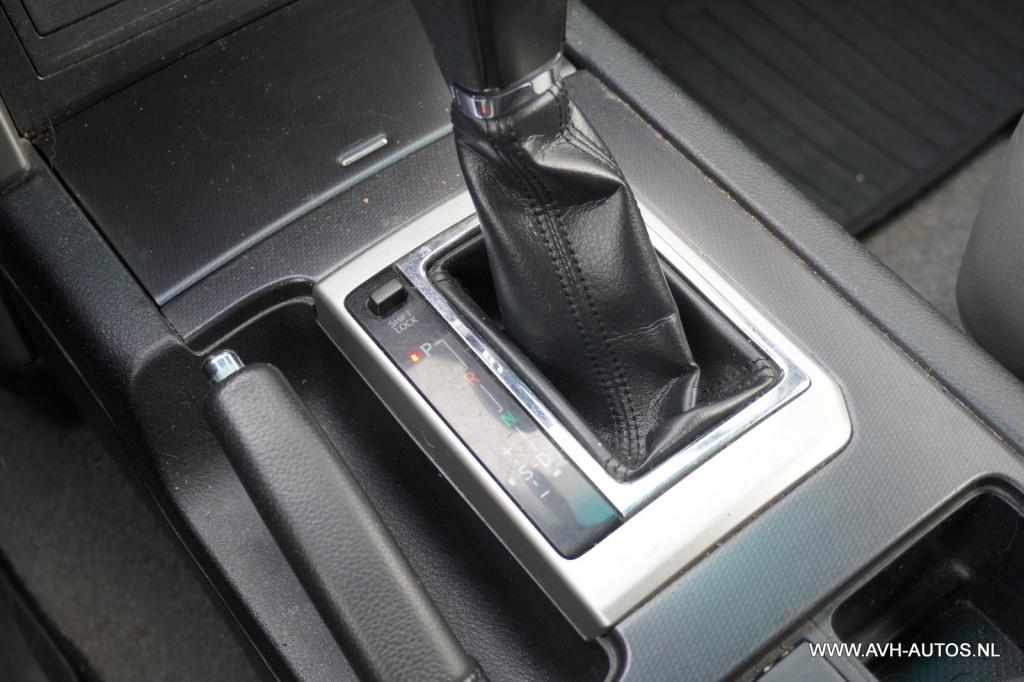 Toyota Land Cruiser 3.0 d-4d-f lx window van