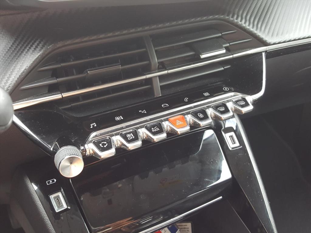 Peugeot E-2008 ev 50kwh 136pk allure pack apple carplay &android auto | nav