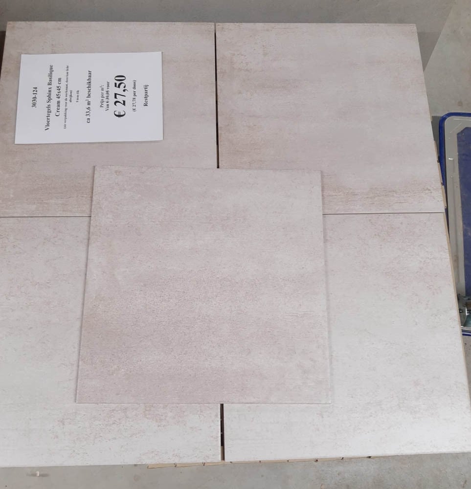3030-124 ca 33 m² Sphinx Basilique Cream 45x45 cm, van € 39,95 voor