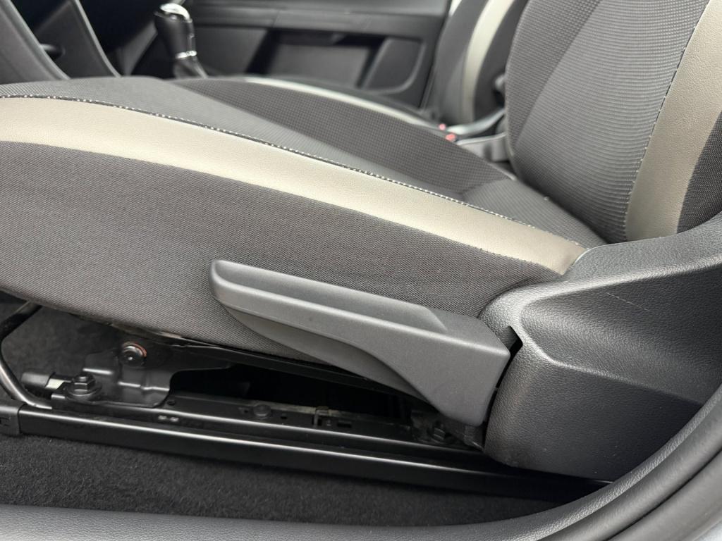 Volkswagen UP! occasion 1.0 high up! bluemotion | grijs | tweedehands volks