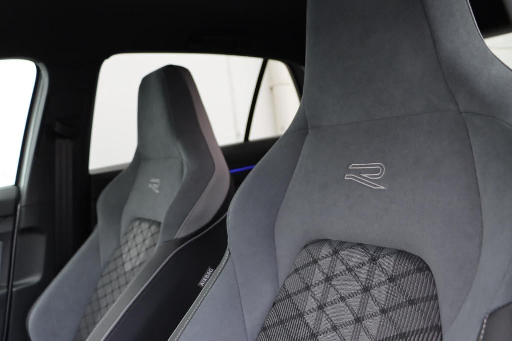 Volkswagen Golf 1.5 etsi r-line | 130pk | dsg7