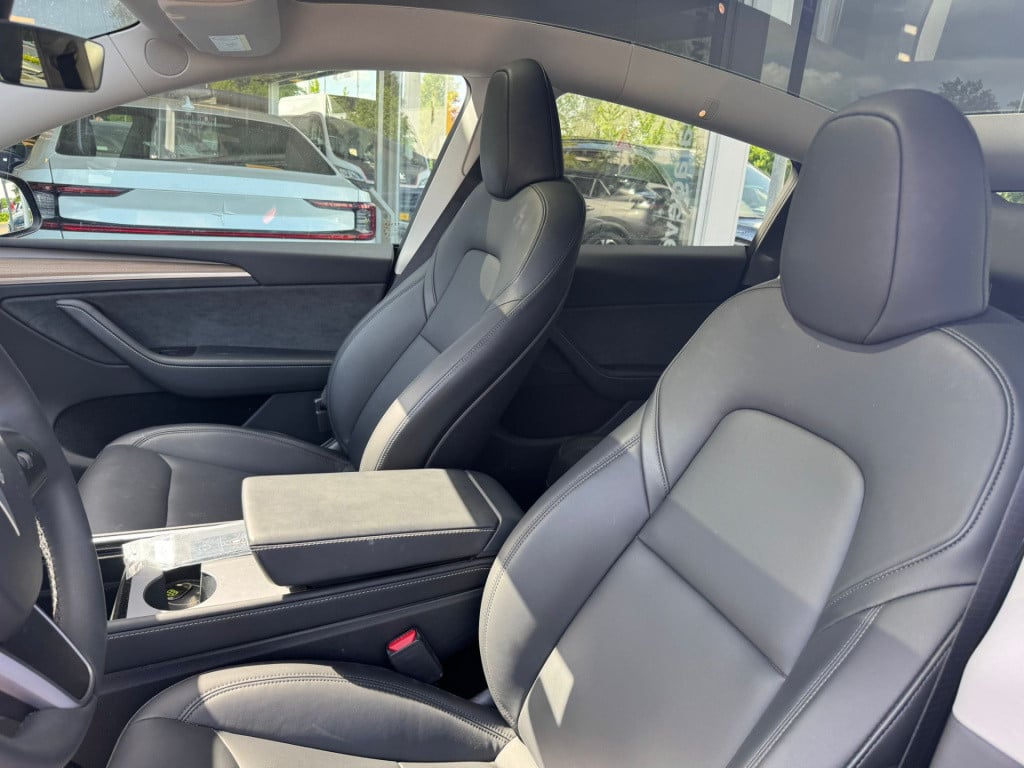 Tesla Model Y rwd 58 kwh