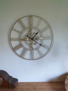 """"""MOOIE KLOK VOOR OP DE MUUR""""