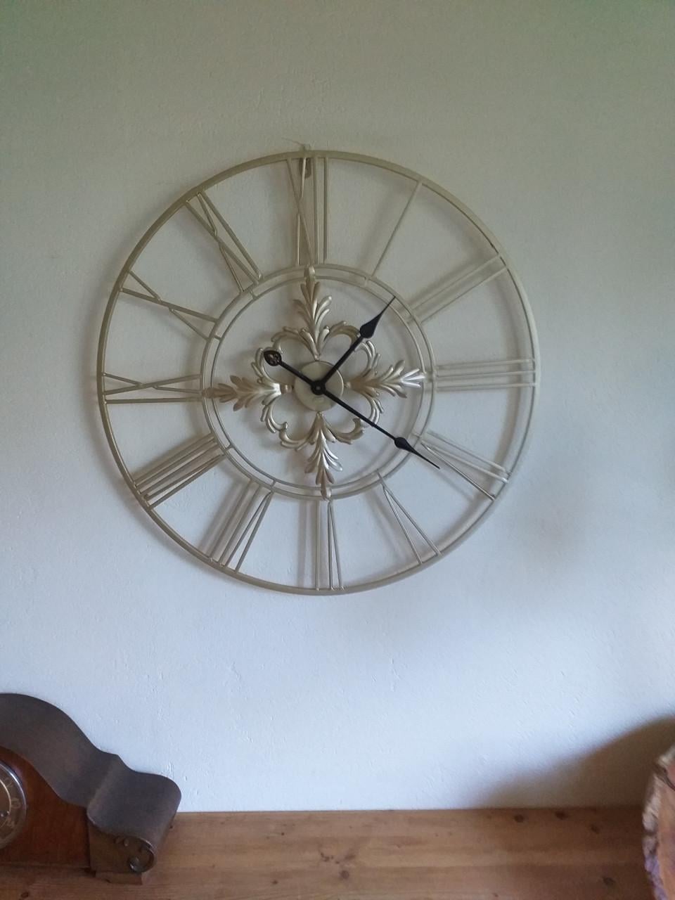 """"""MOOIE KLOK VOOR OP DE MUUR""""