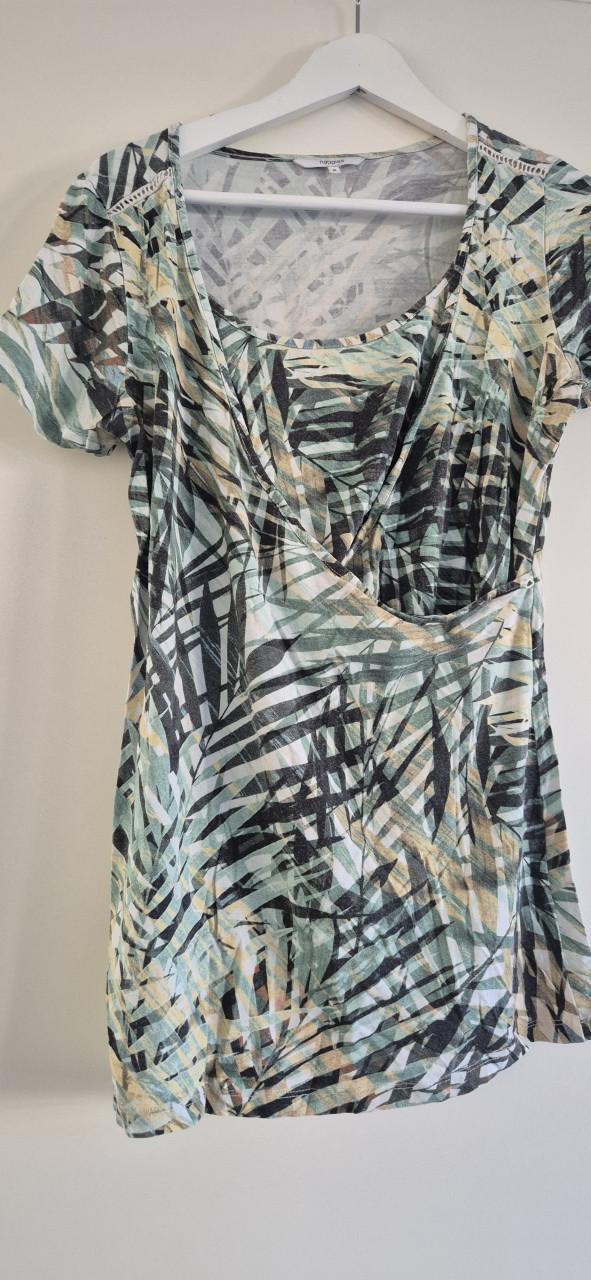 Zwangerschaps en voedingsshirts maat M