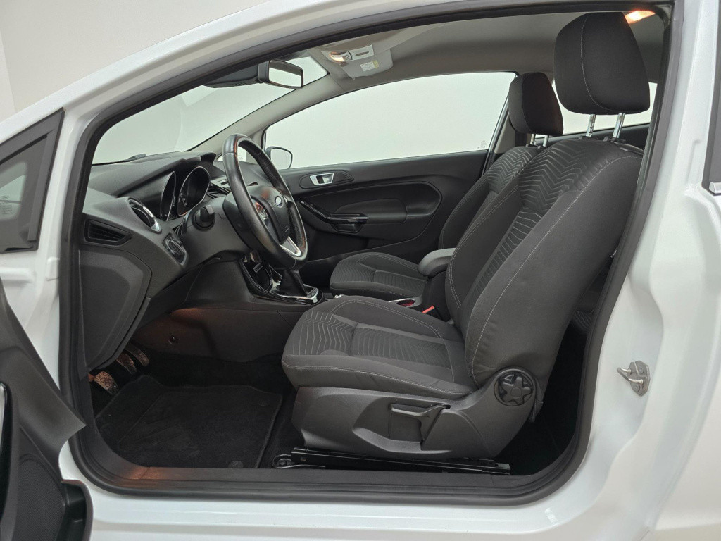 Ford Fiesta occasion 1.0 titanium luxe versie met cruisecontrol en sportvel
