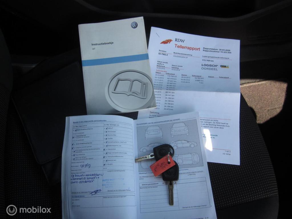 Volkswagen UP! 1.0 move up! airco/stuurbekr/bluetooth/carkit/nieuwe apk/nap