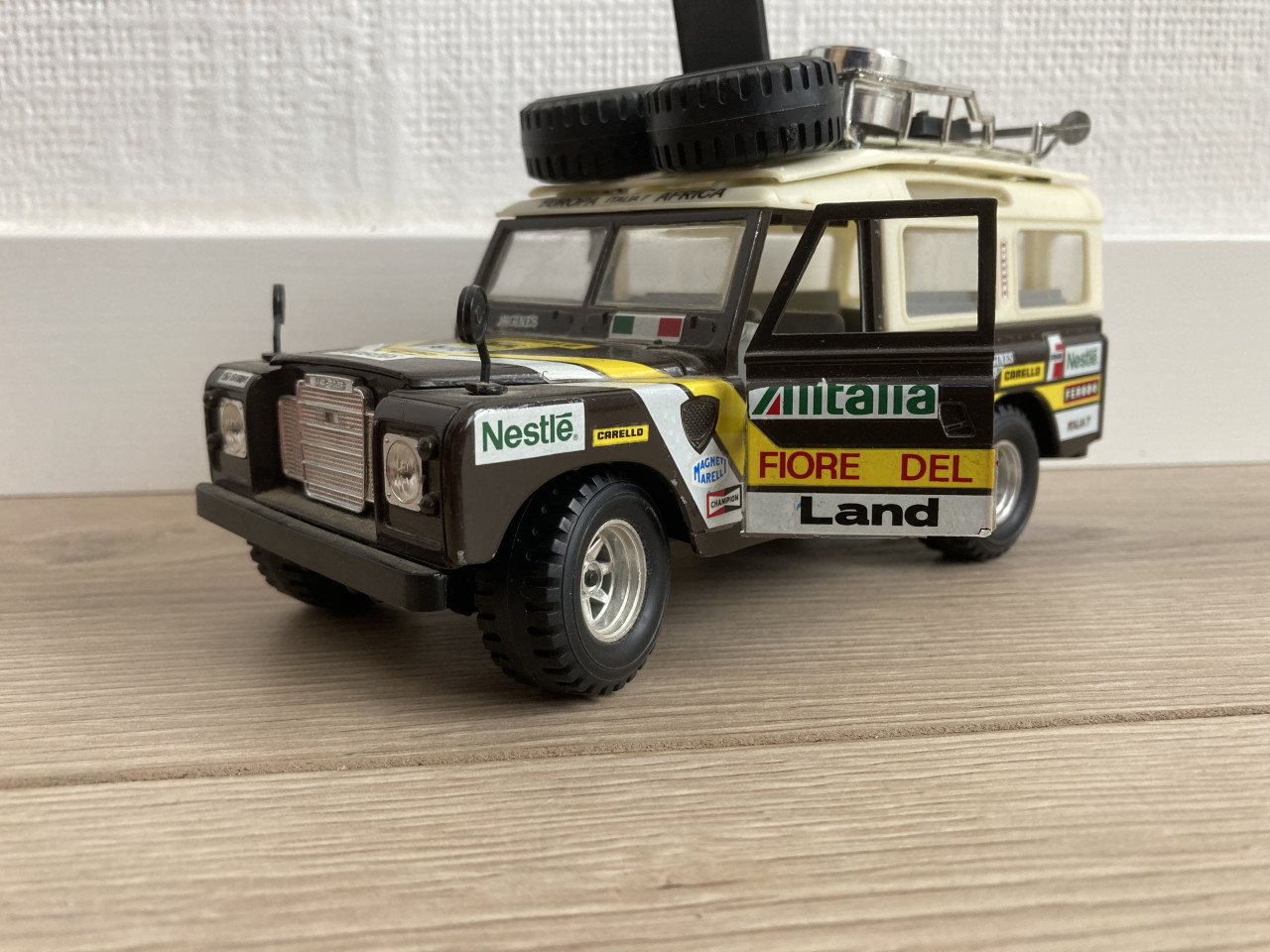 8x Revell 1:24 en Bburago