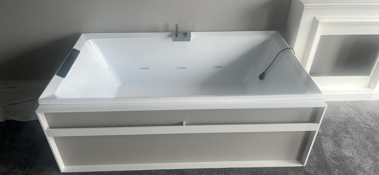 Vrijstaand bubbelbad