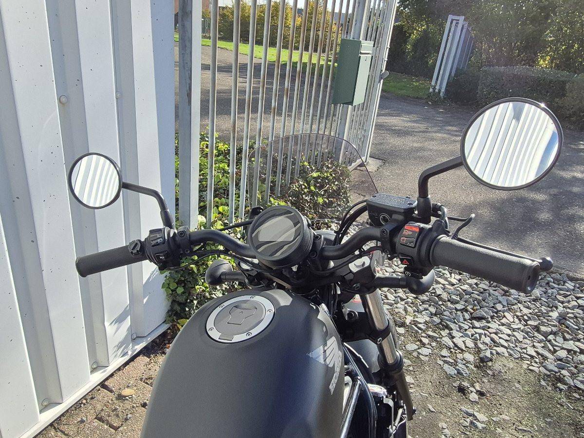 Honda Rebel 500 uit 2025, nagenoeg nieuwe chopper