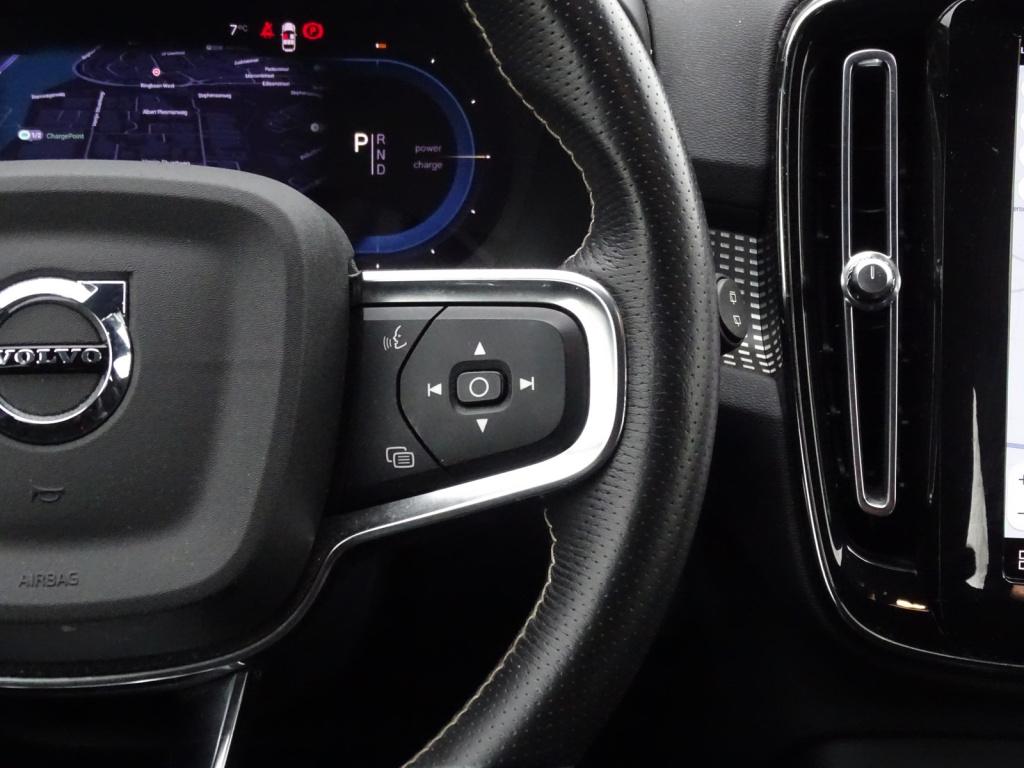 Volvo XC40 recharge p8 awd r-design