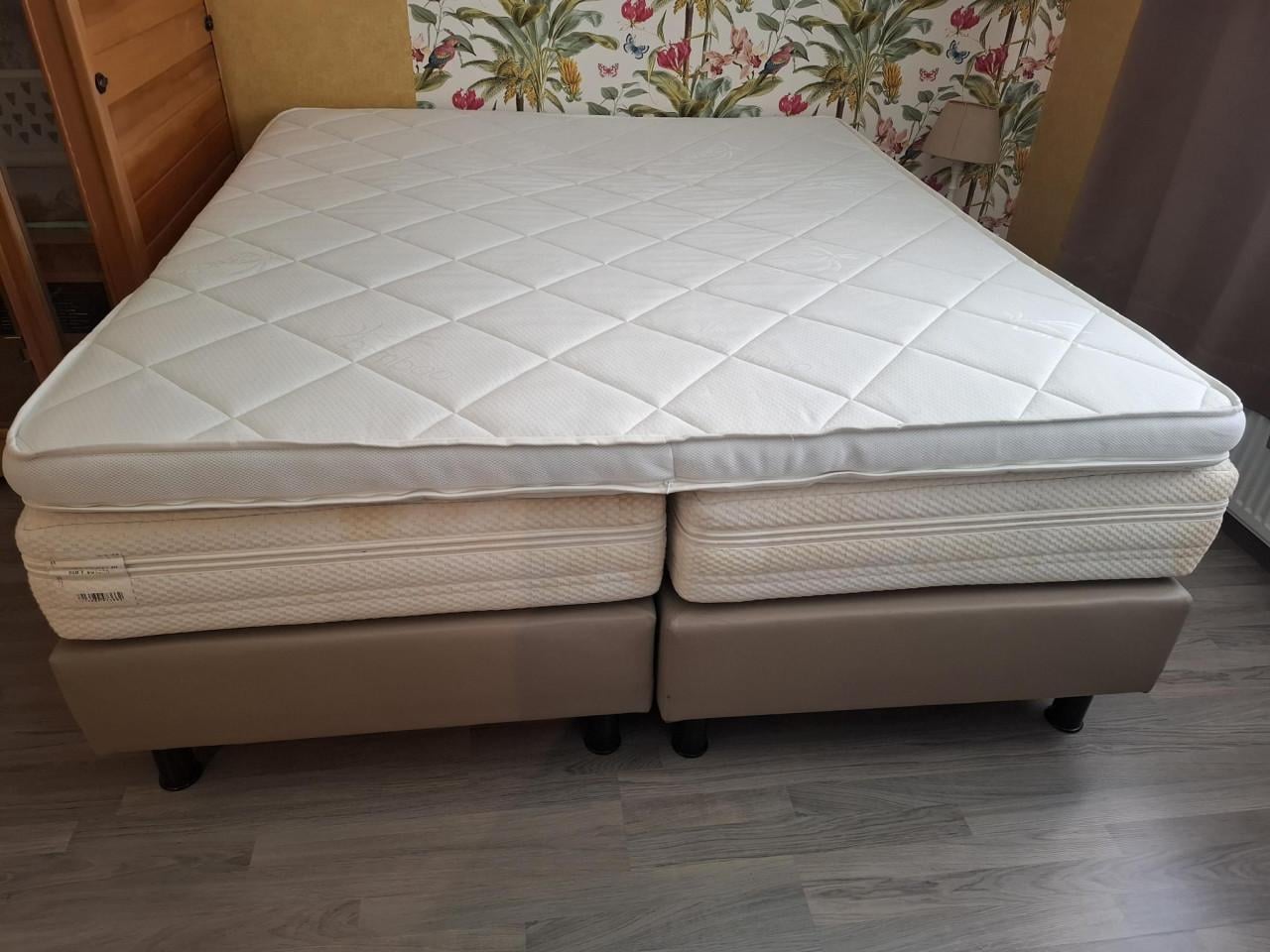 Boxspring bed 180 cm x 200 cm