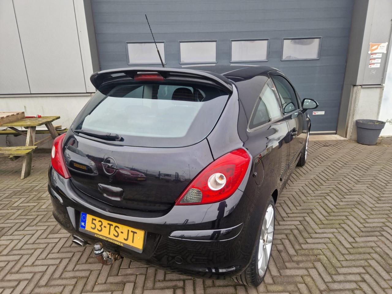 TE KOOP OPEL CORSA 1.4 16V SPORT