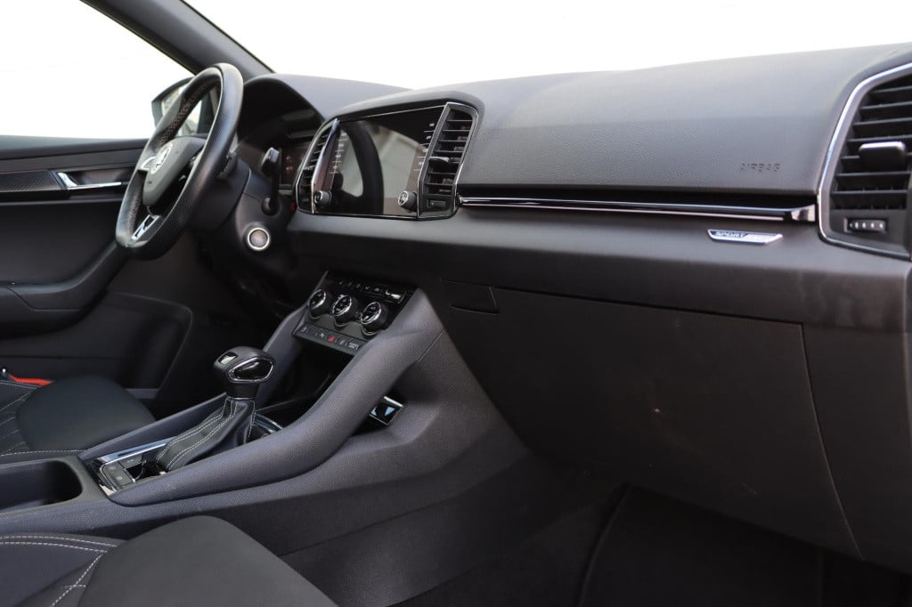 Skoda Karoq 1.5 tsi sportline business 150pk dsg7