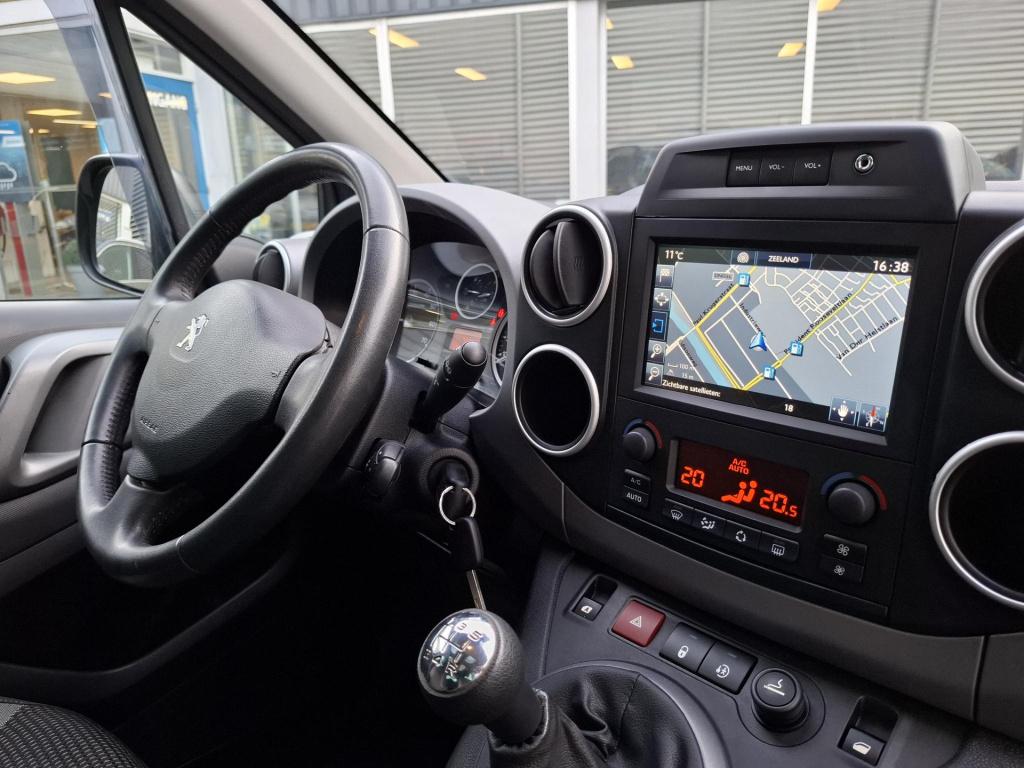Peugeot Partner tepee mpv 110 active zenith pano dak, nav, trekhaak