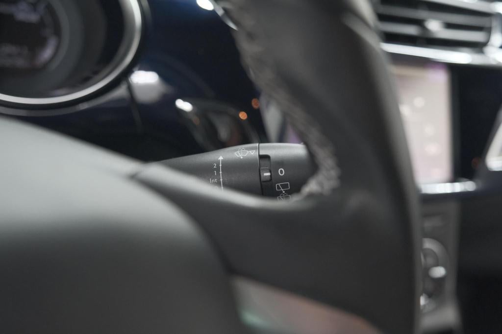 Ds Ds 3 puretech 110 so chic | camera | navigatie | parkeersensoren | clima