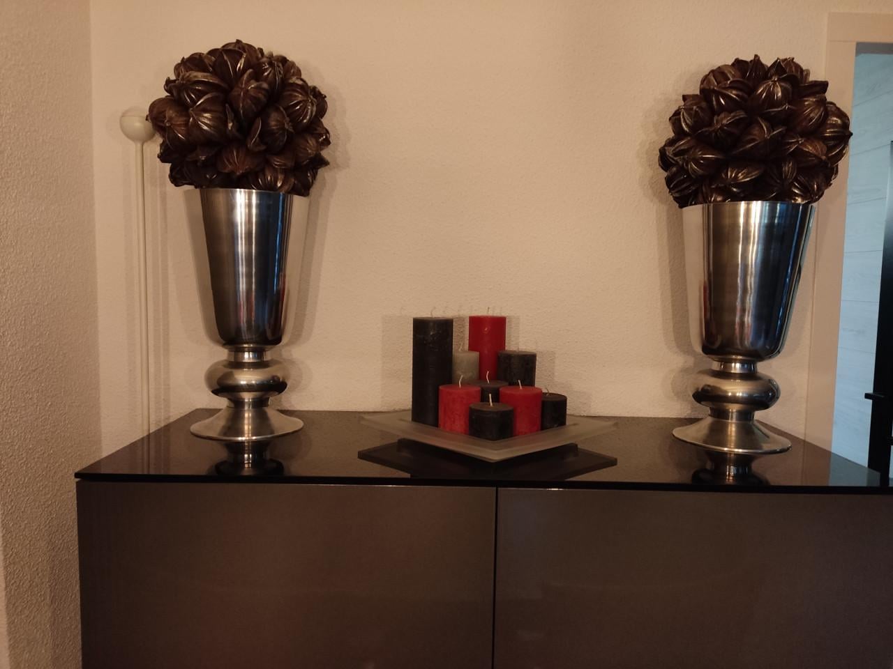 2 Prachtige Aluminium Bakaal Vazen