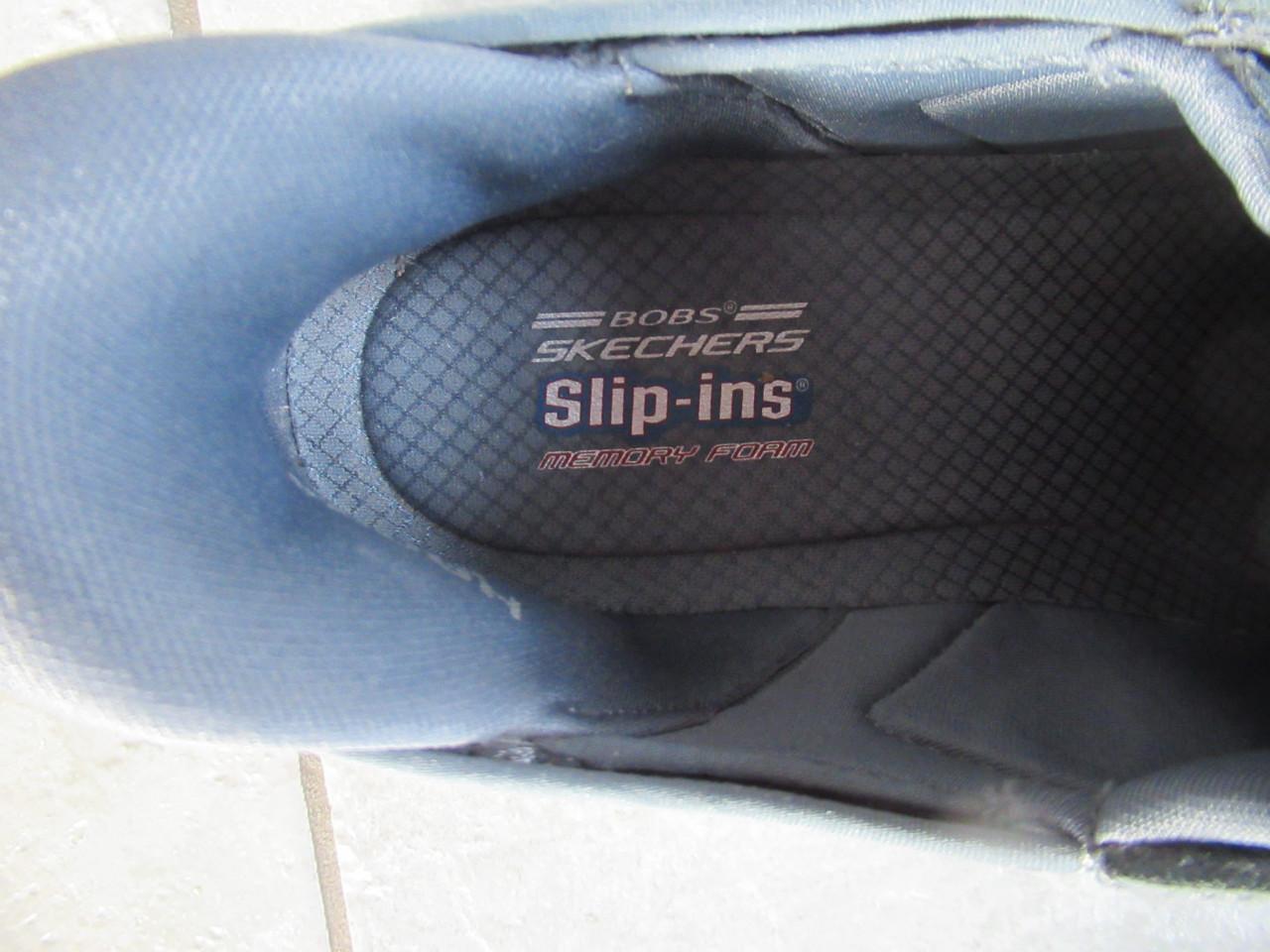 Lichtblauwe slip-ins sneakers van Sketchers, zo goed als nieuw.