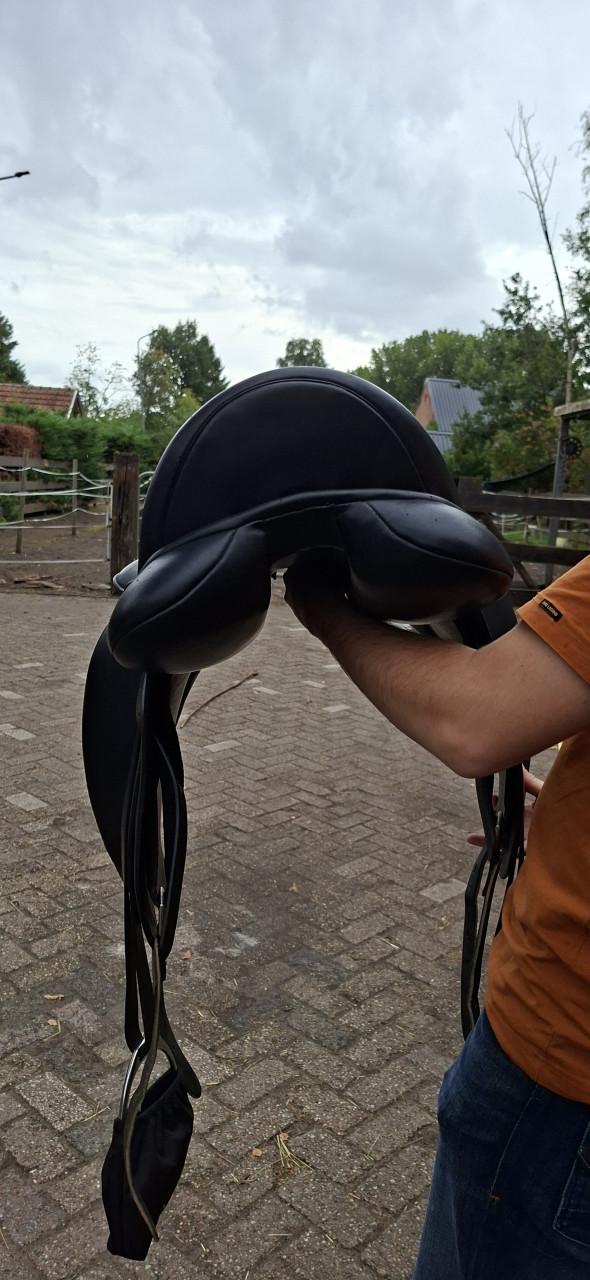 Dressuur zadel