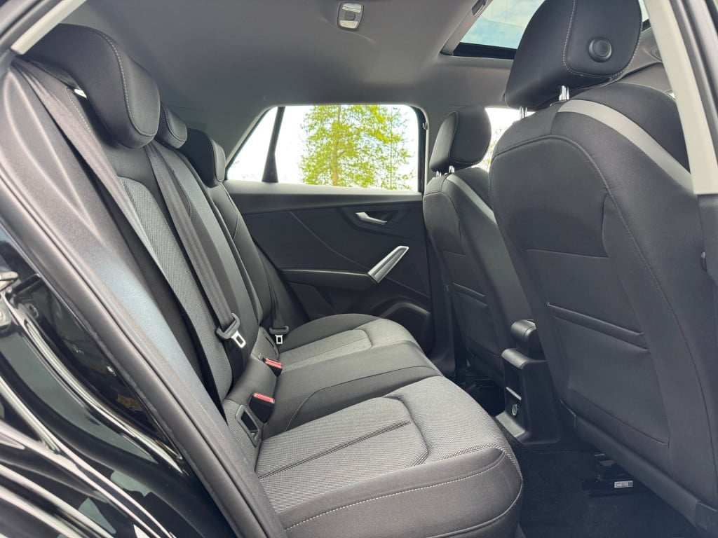 Audi Q2 35 tfsi s edition * panoramadak * camera * keyless