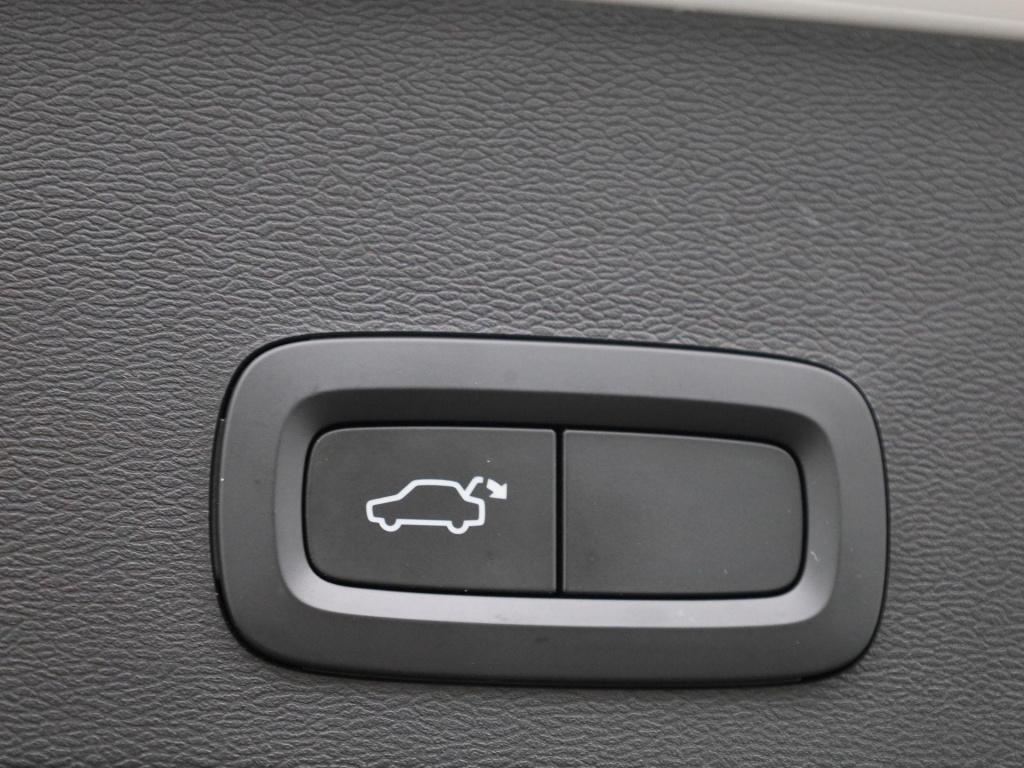 Volvo XC40 1.5 t5 recharge inscription expression | automaat | apple carpla