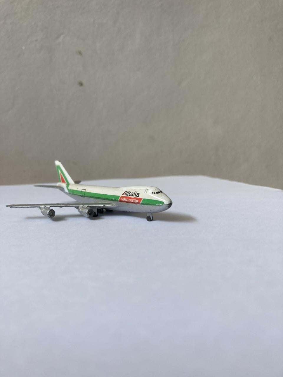Schabak Boeing 747 Alitalia, ERTL Space Shuttle, Dinkey Toy Hawker Hunter
